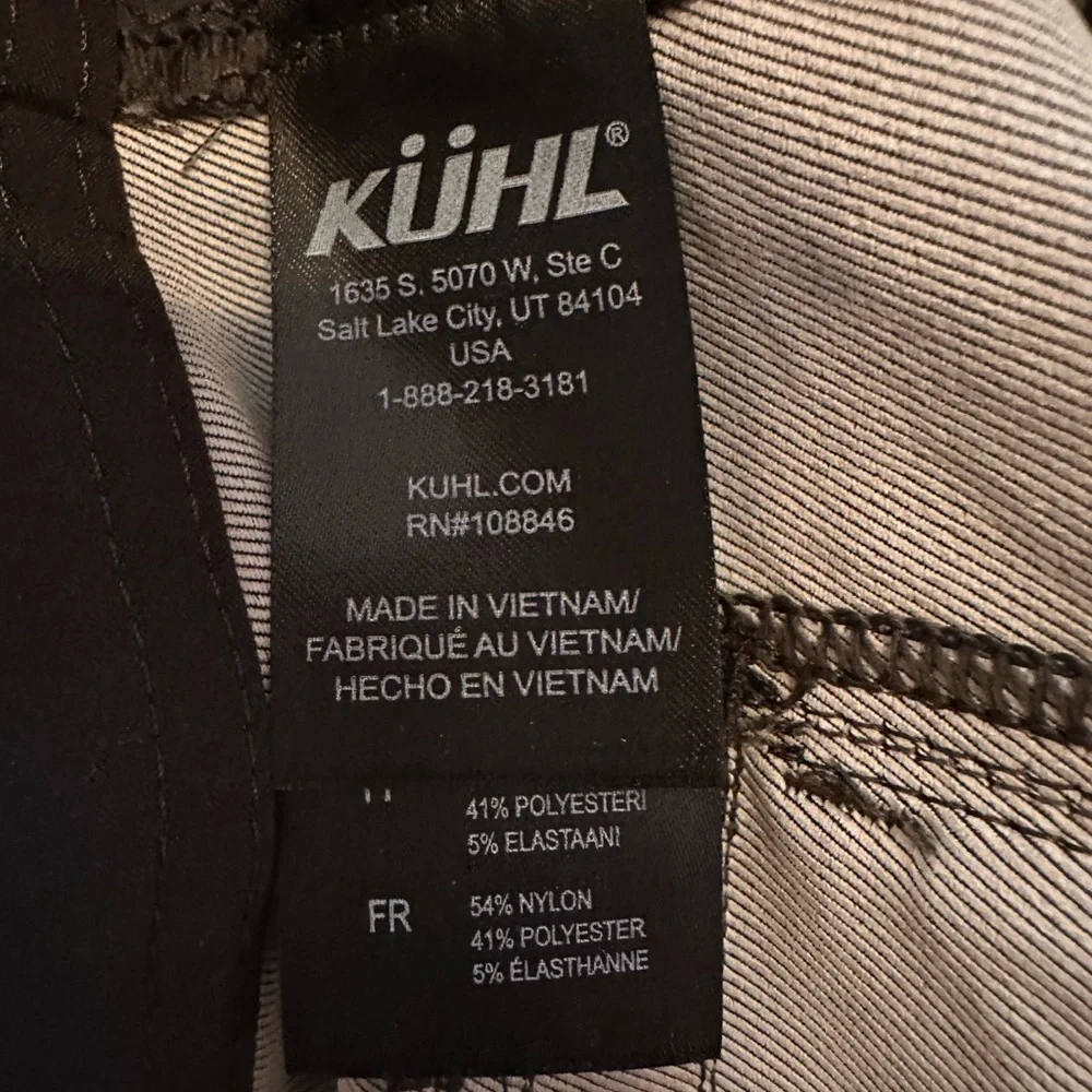 Kuhl men’s shift Amphibia carbon 34 pockets nylon blend snap drawstring shorts - Picture 12 of 16